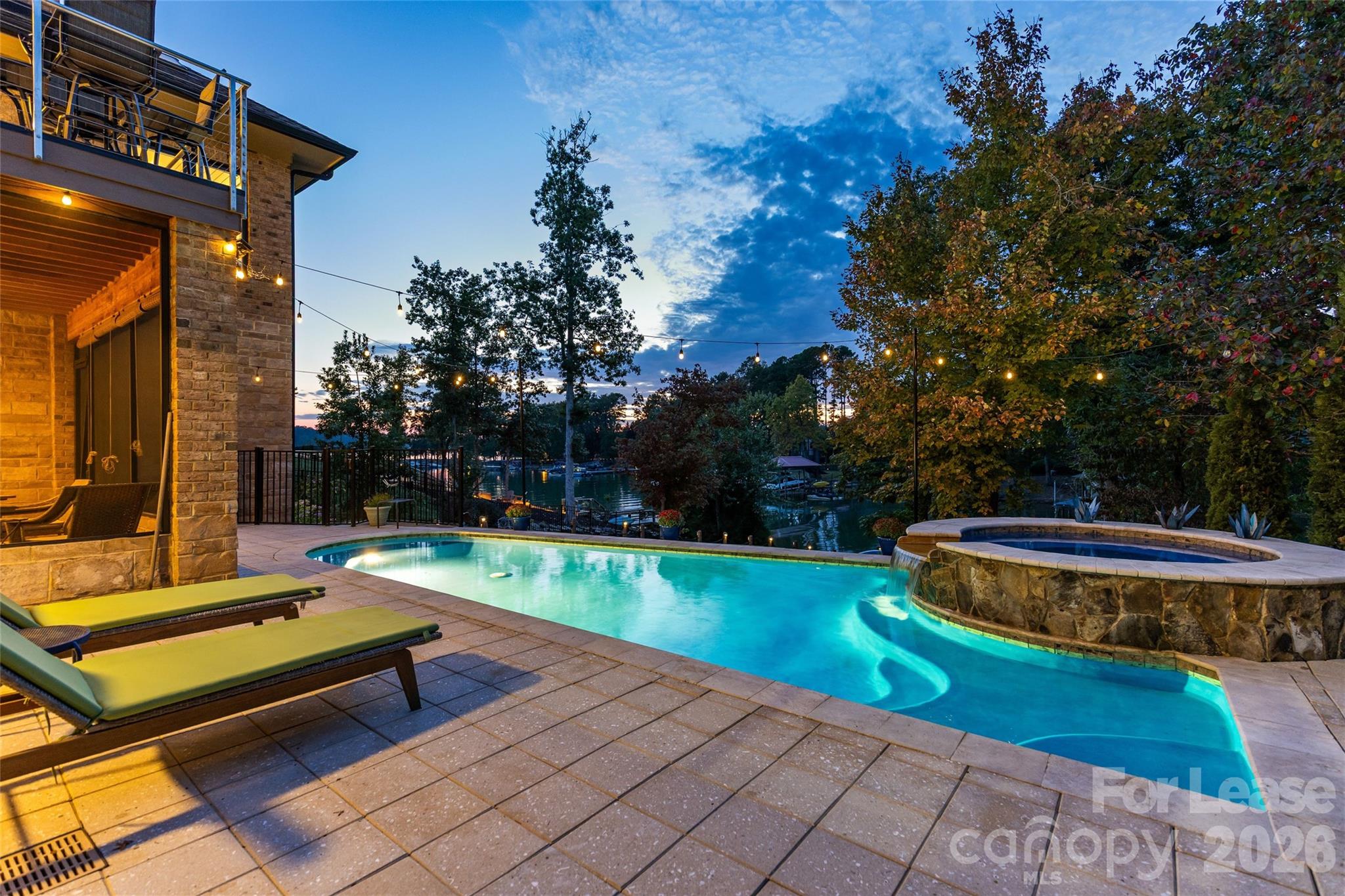 6032 Headlands Court Property Photo 4