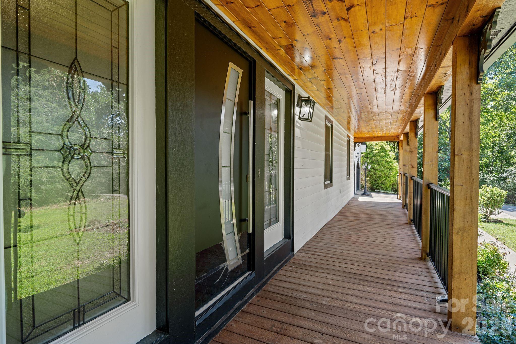 949 Dav Road Property Photo 3