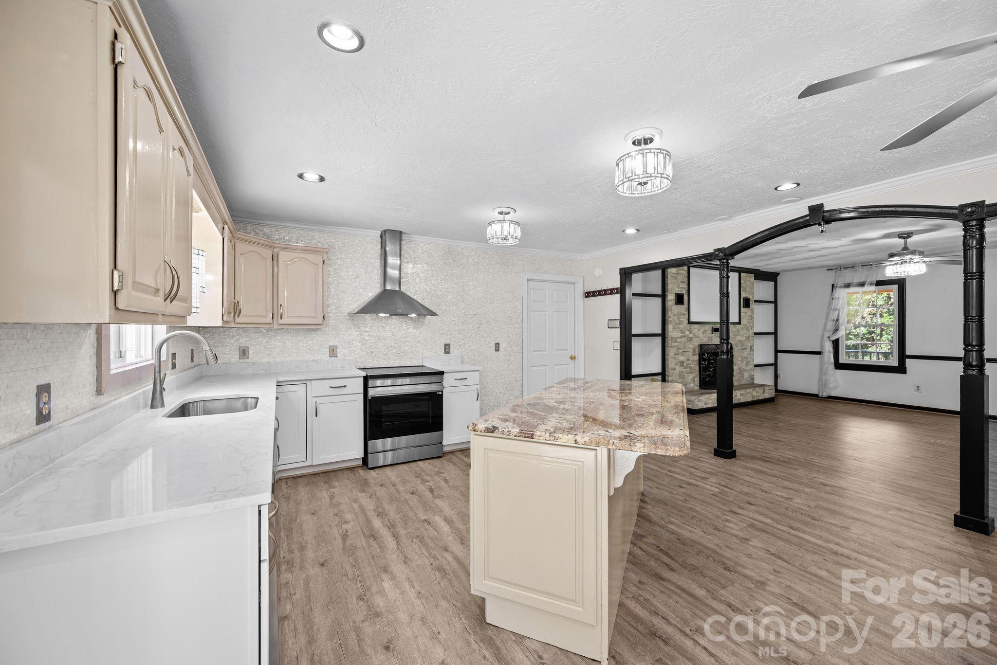 949 Dav Road Property Photo 6
