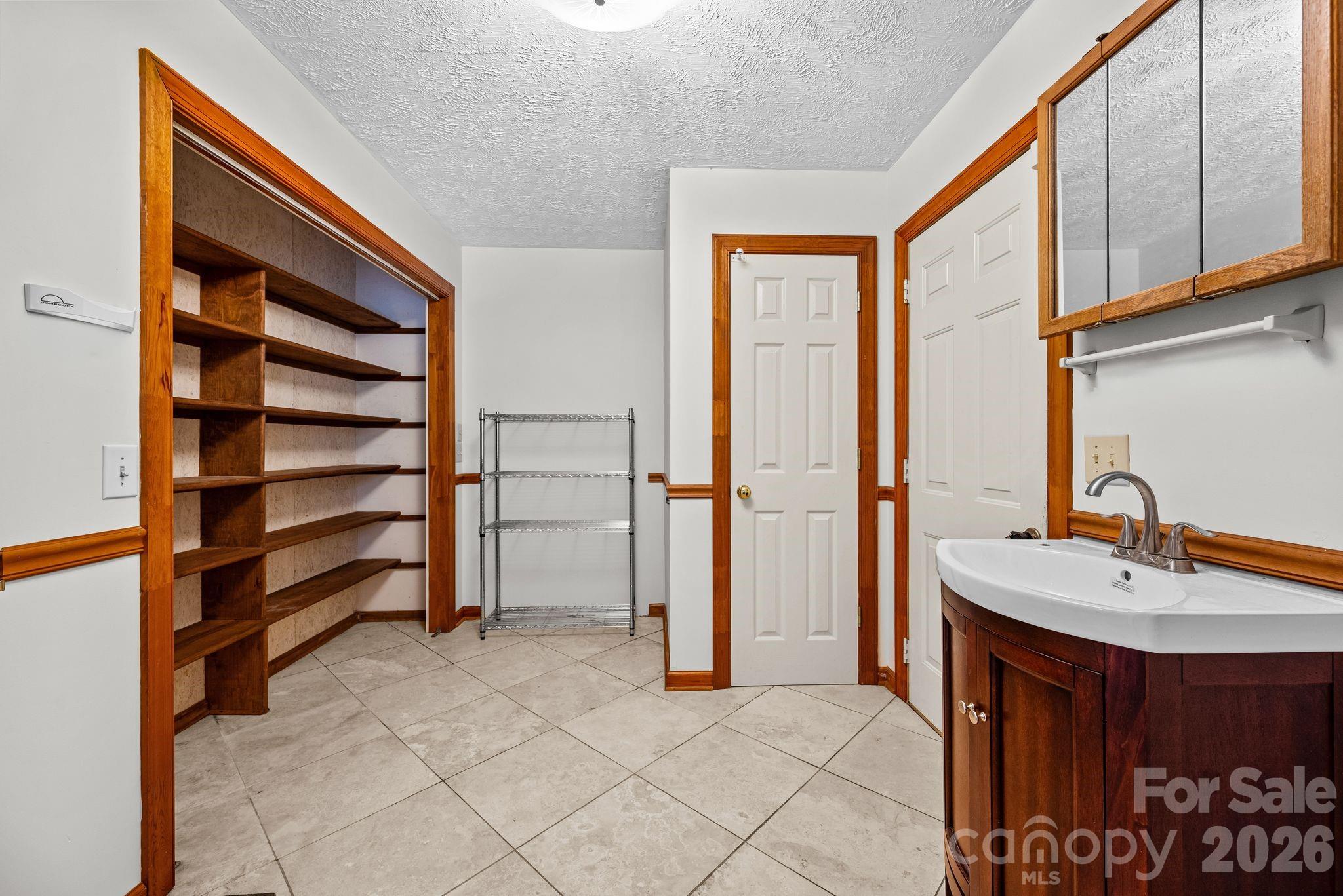 949 Dav Road Property Photo 32