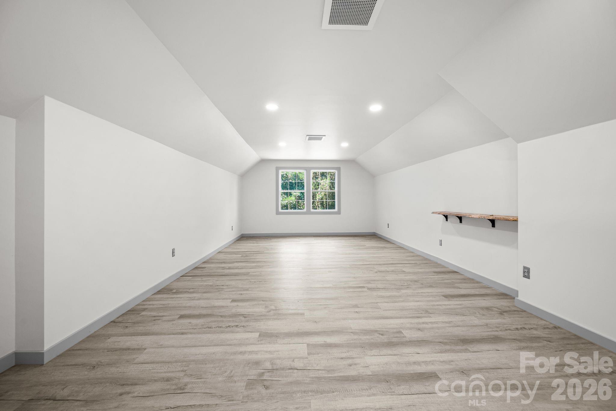 949 Dav Road Property Photo 35