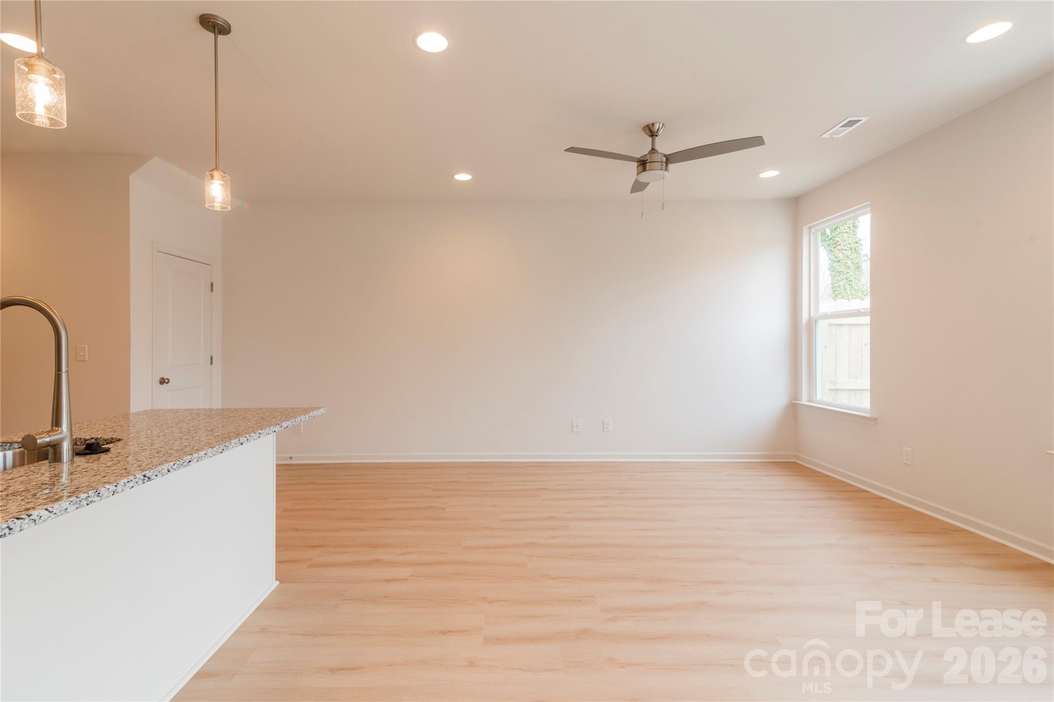 2719 Capitol Drive Property Photo 10