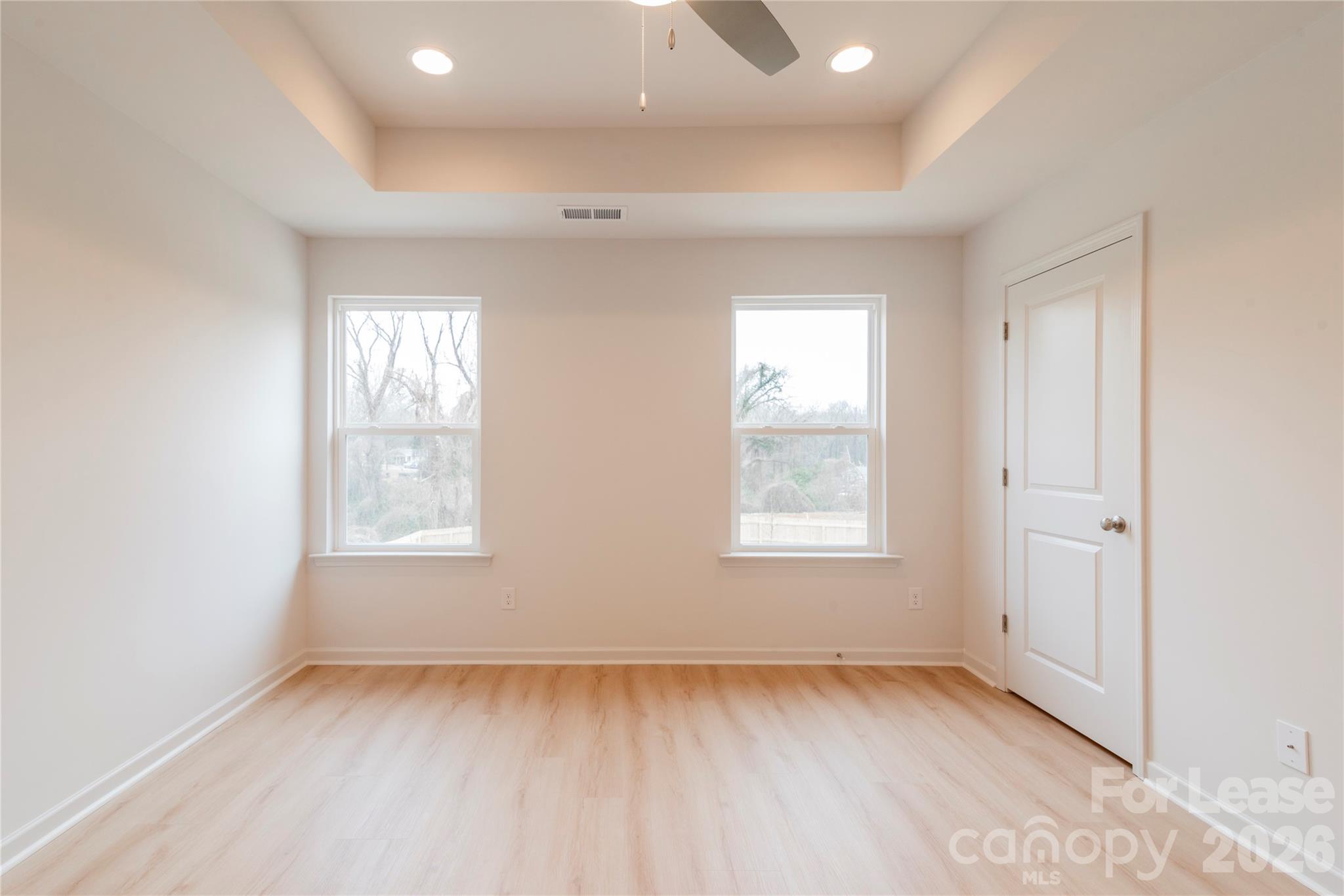 2719 Capitol Drive Property Photo 12