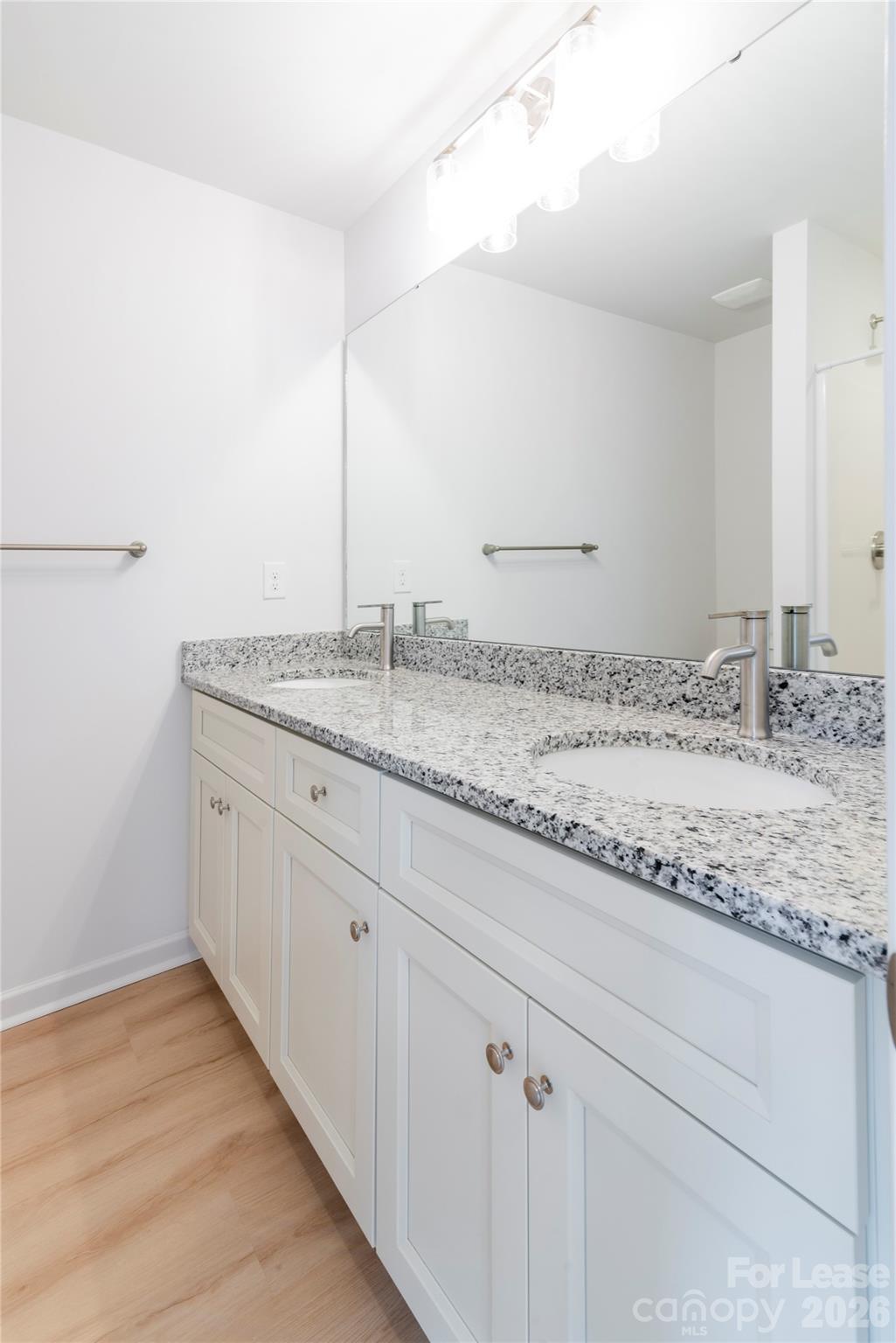 2719 Capitol Drive Property Photo 16