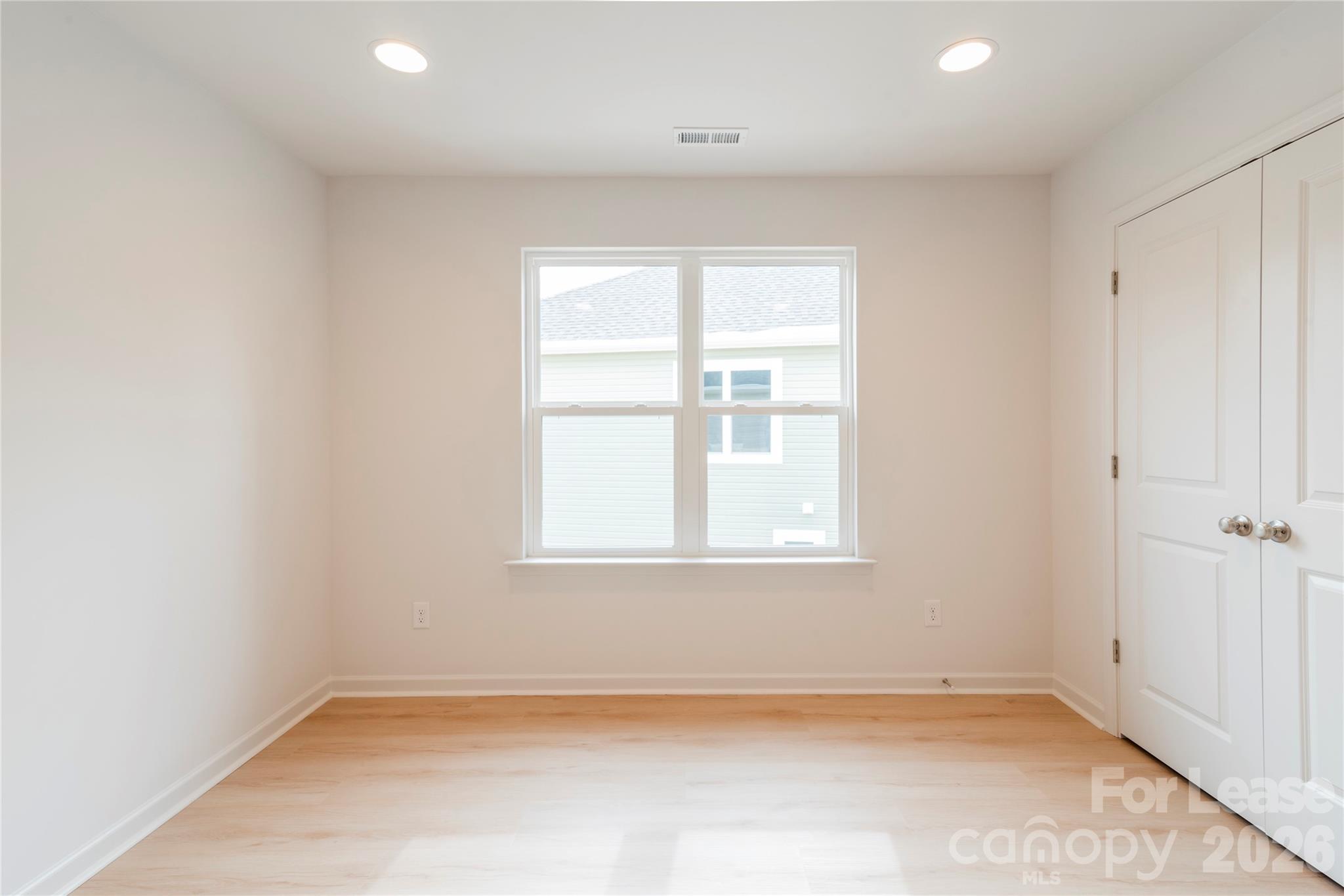 2719 Capitol Drive Property Photo 19