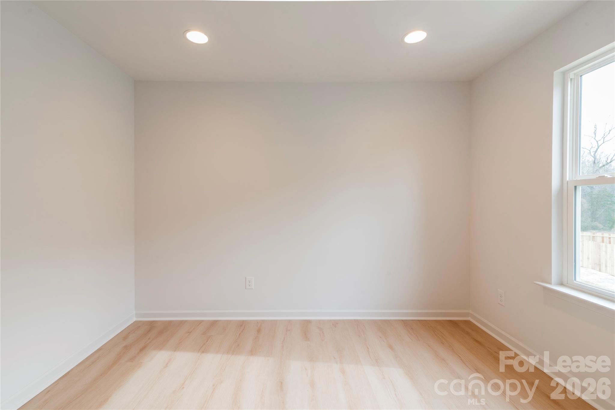 2719 Capitol Drive Property Photo 20