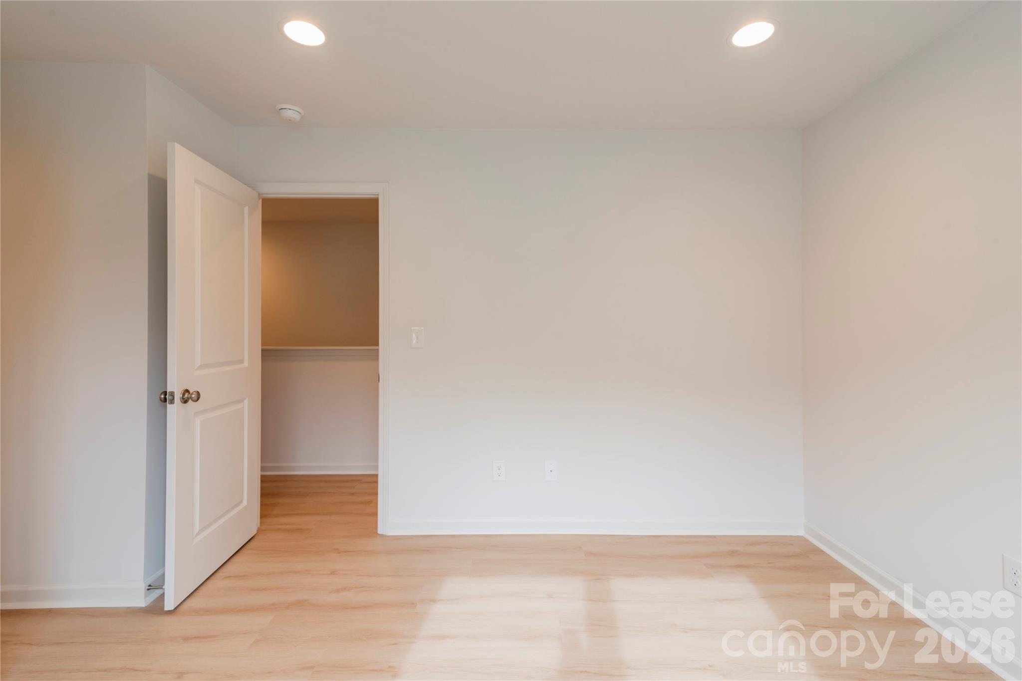 2719 Capitol Drive Property Photo 21
