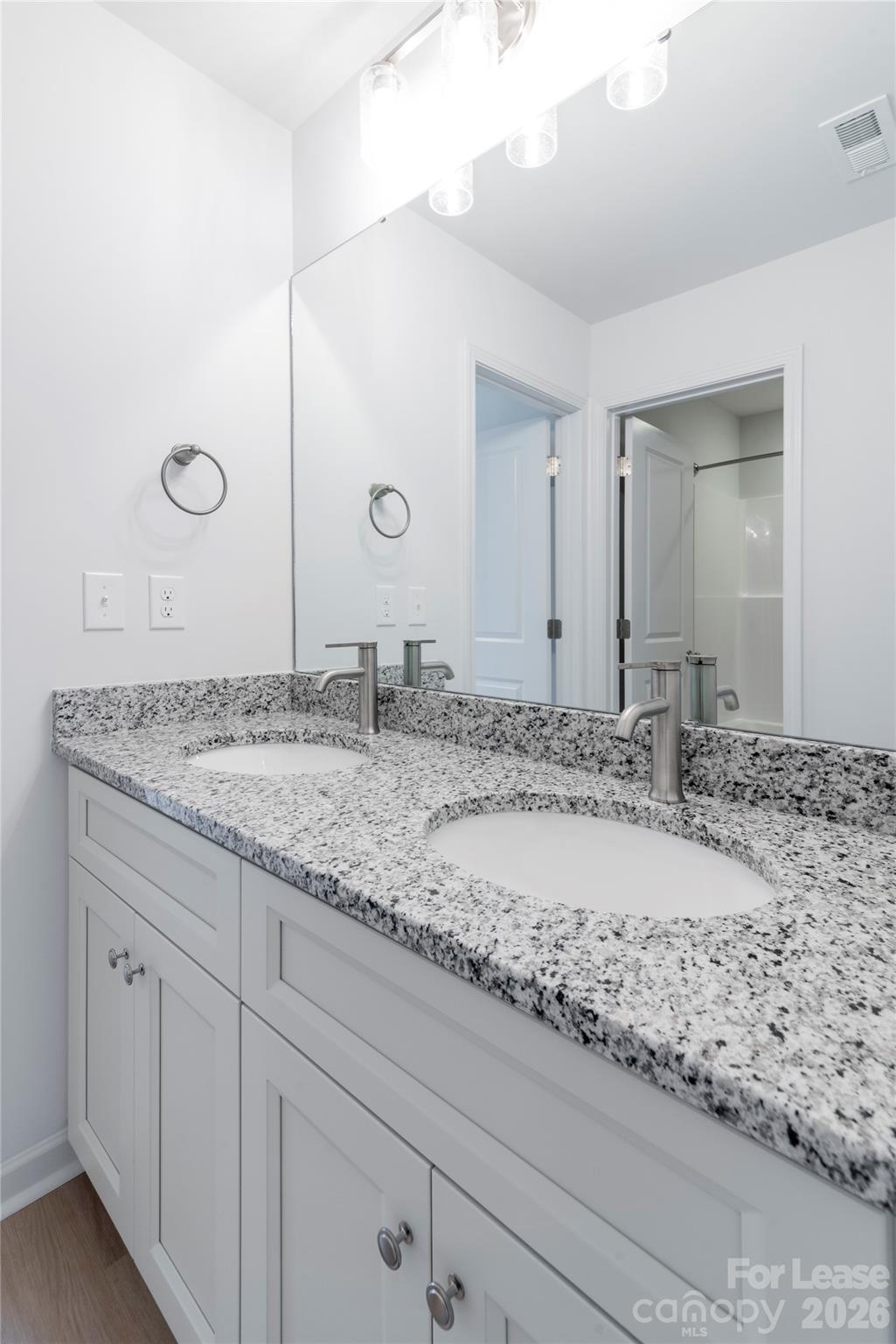2719 Capitol Drive Property Photo 23