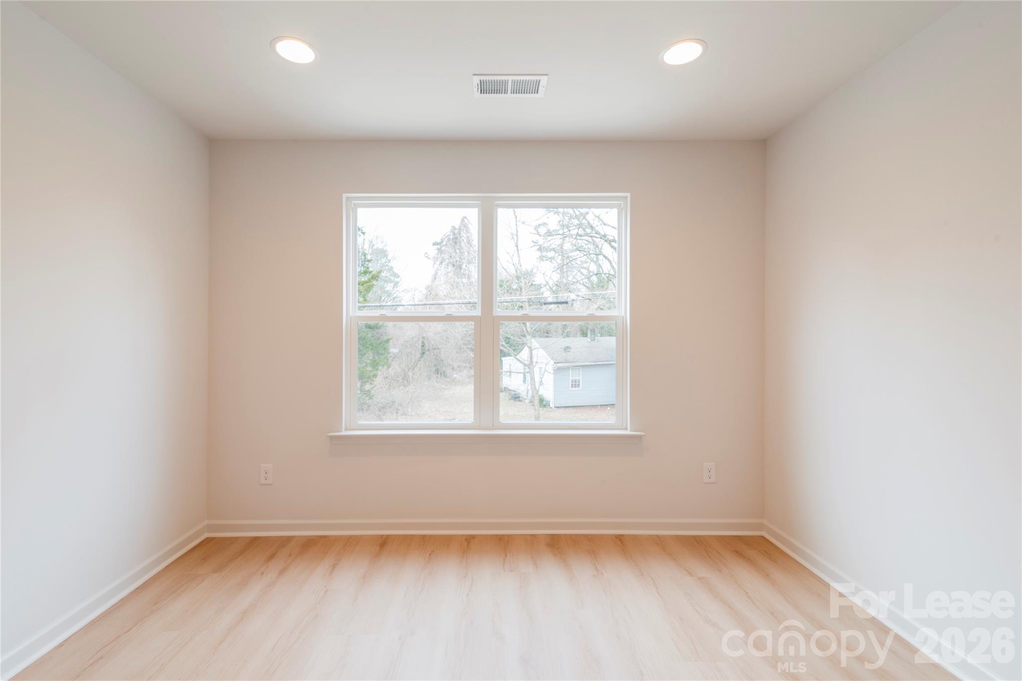 2719 Capitol Drive Property Photo 25
