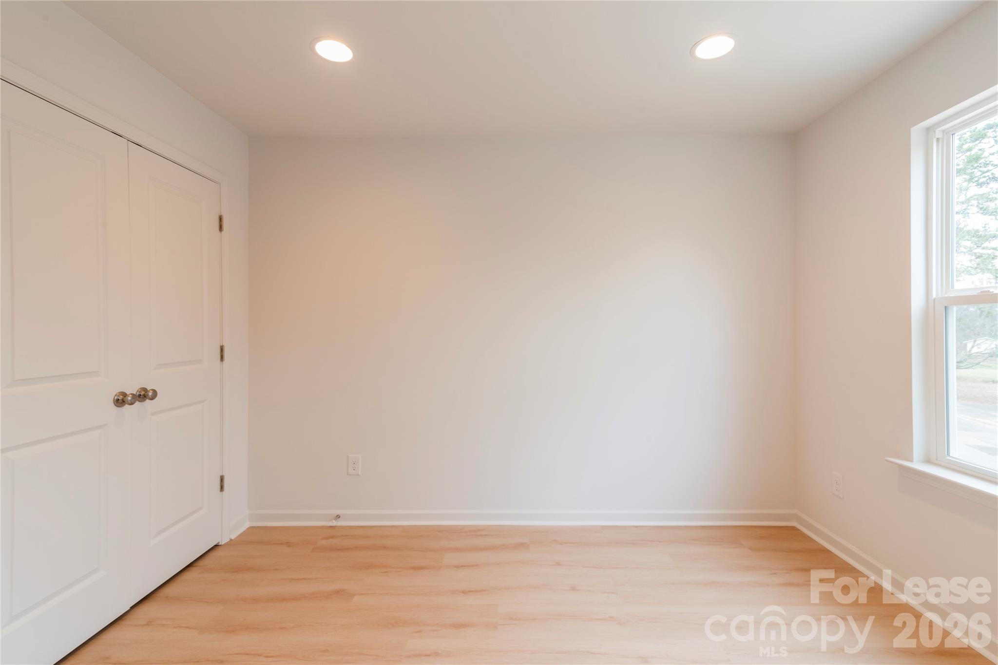2719 Capitol Drive Property Photo 26