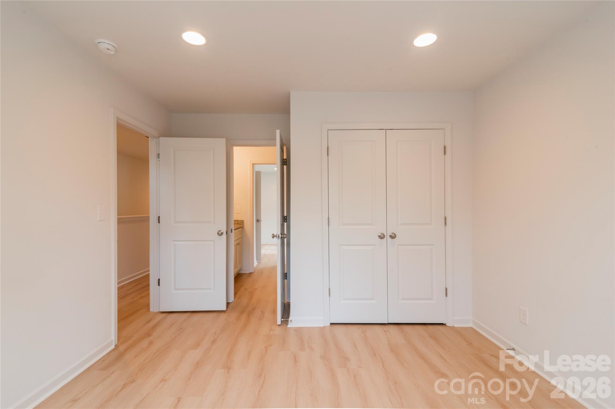 2719 Capitol Drive Property Photo 27
