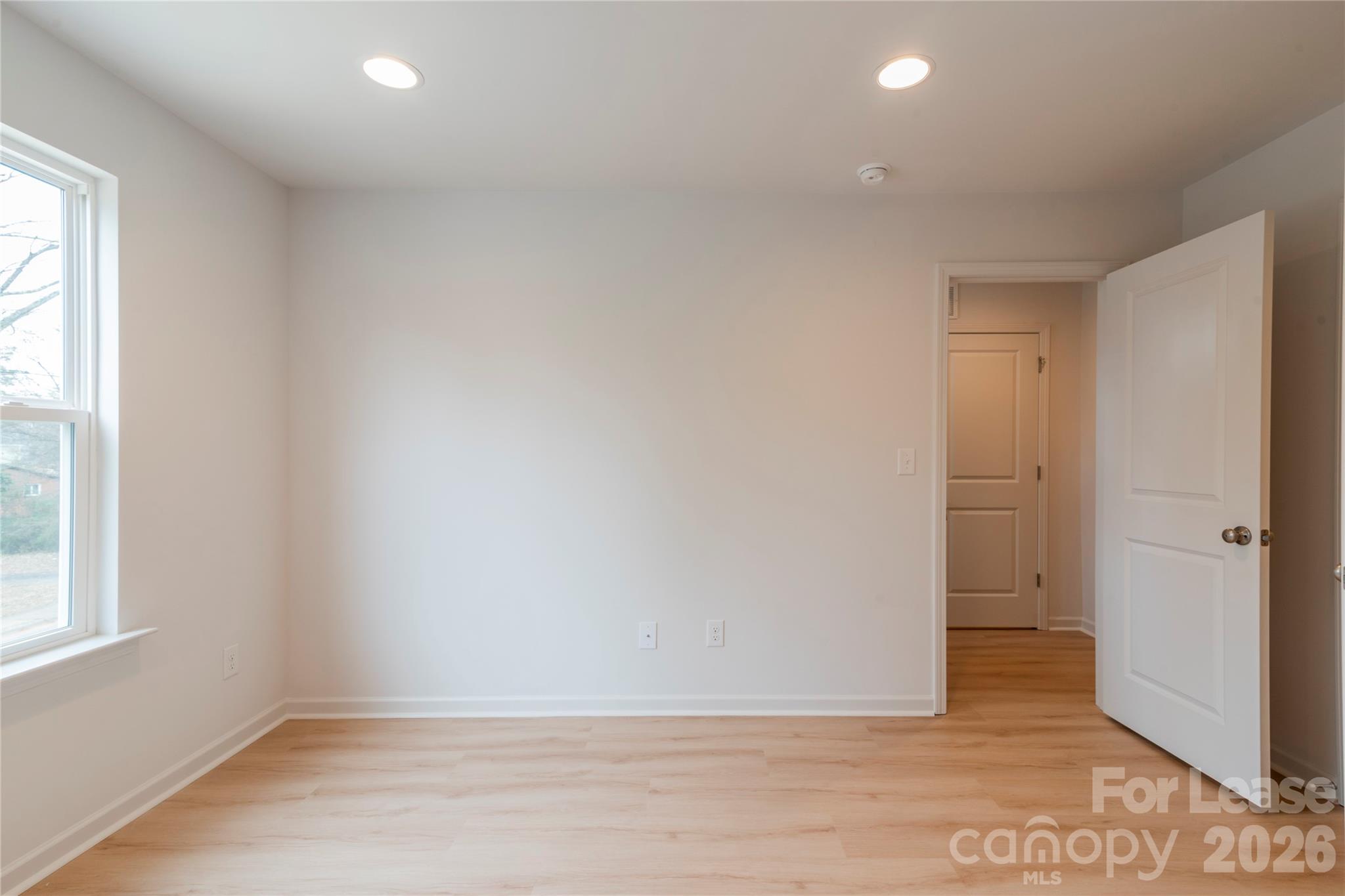 2719 Capitol Drive Property Photo 28