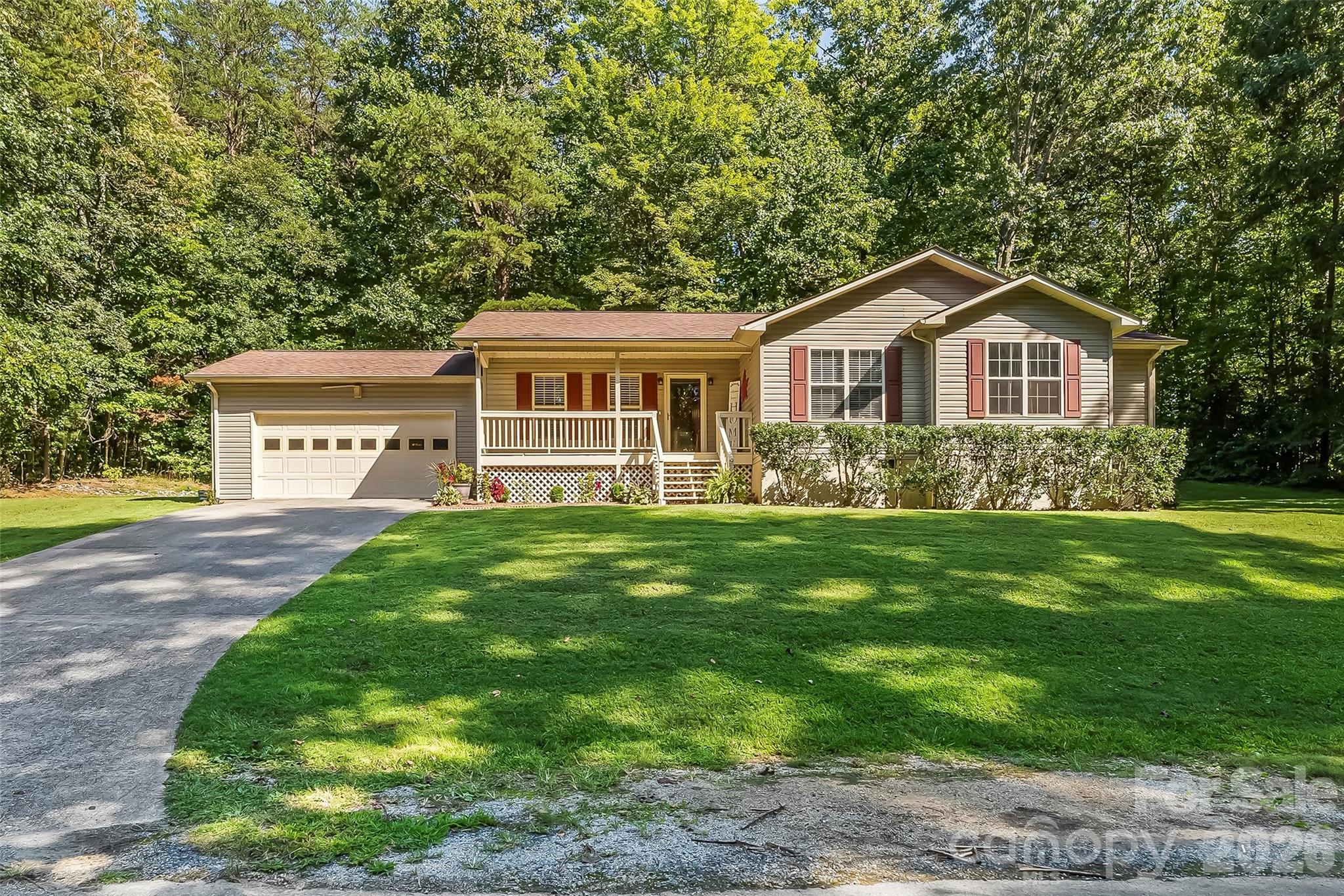 132 Dogwood Heights Drive Property Photo 2