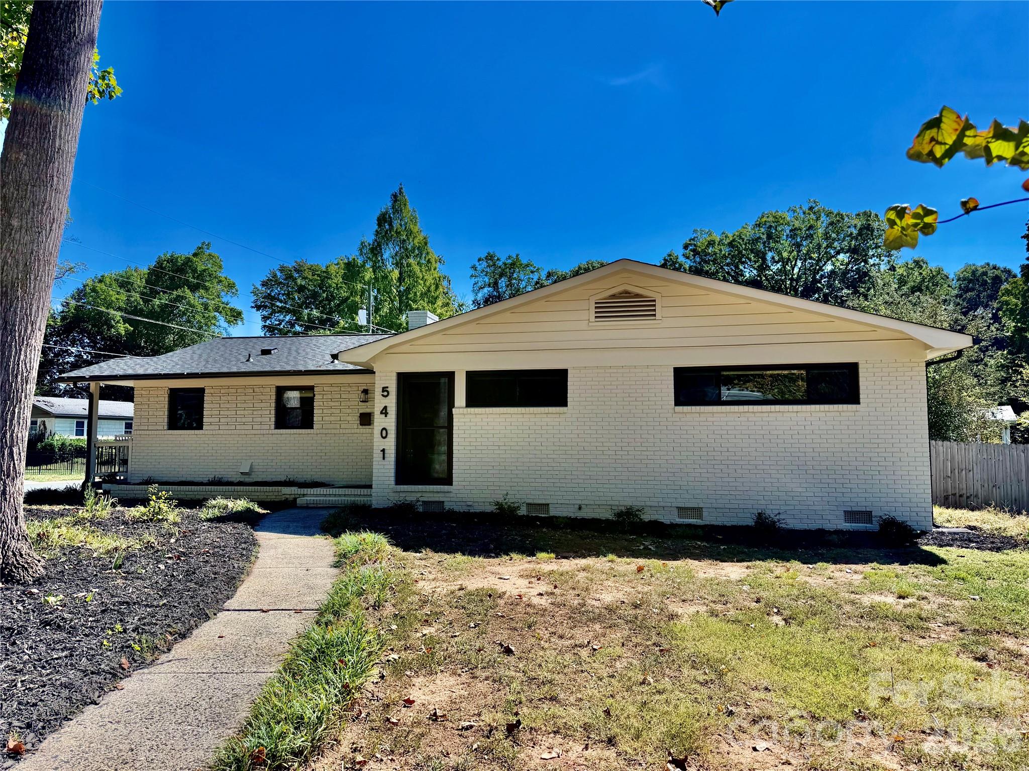 5401 Seacroft Road Property Photo 1