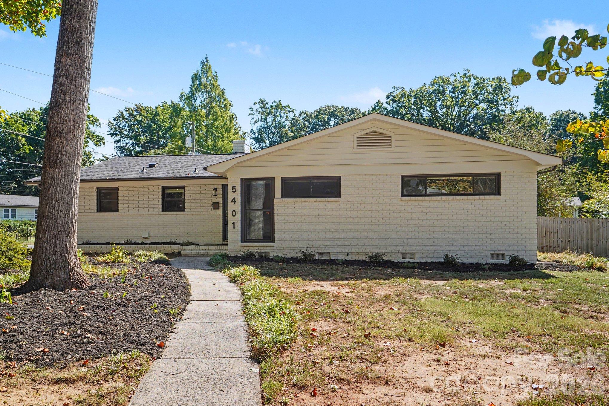 5401 Seacroft Road Property Photo 1