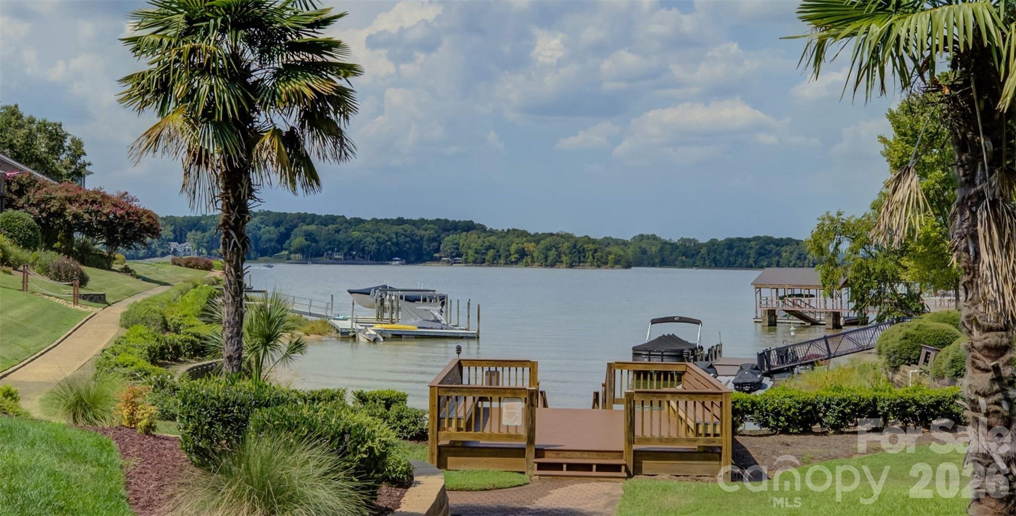 946 Lake Club Drive Property Photo 1