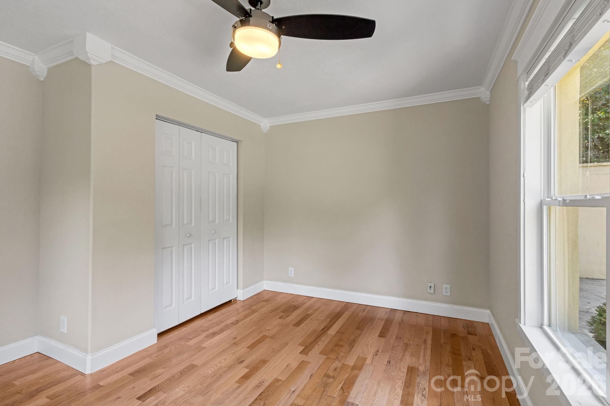 6 Kit Court Property Photo 24