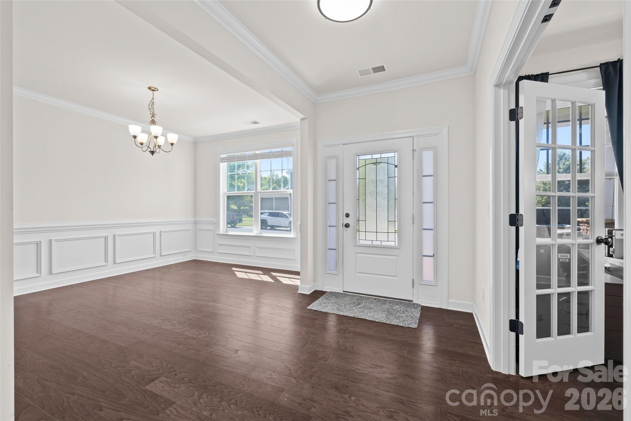 640 Maple Hill Drive Property Photo 3