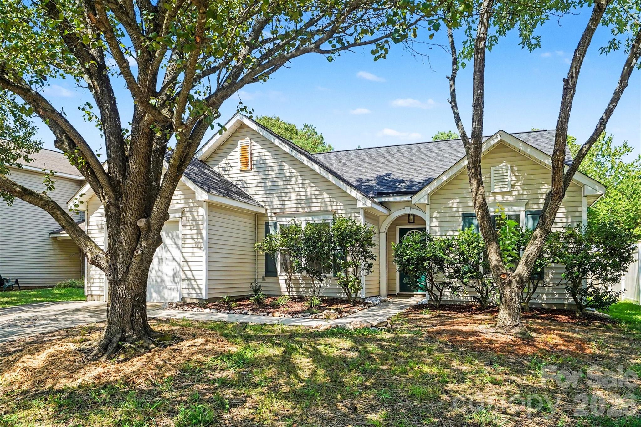 10424 Green Hedge Avenue Property Photo 1