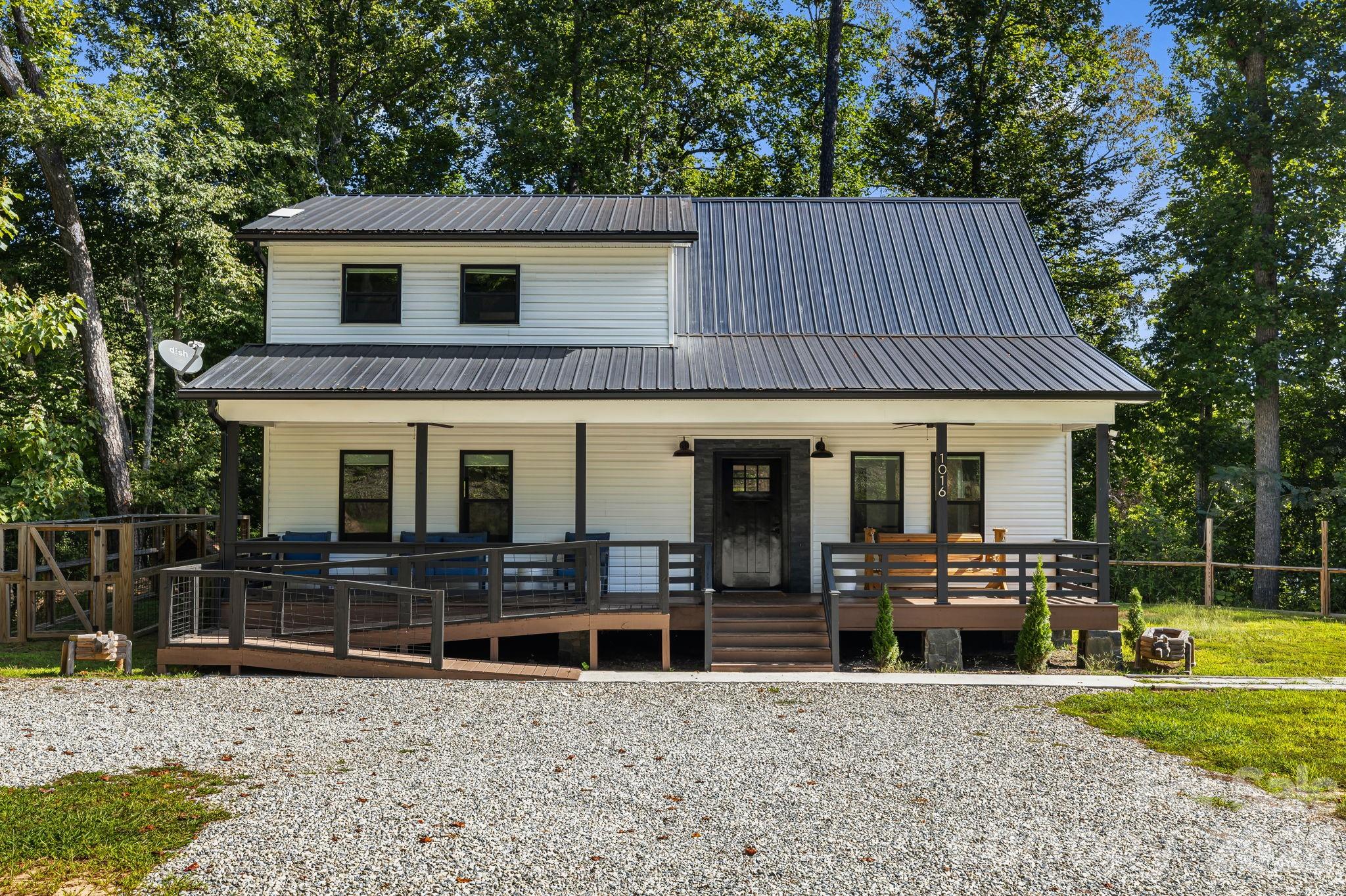 1016 Fontana Road Property Photo 1
