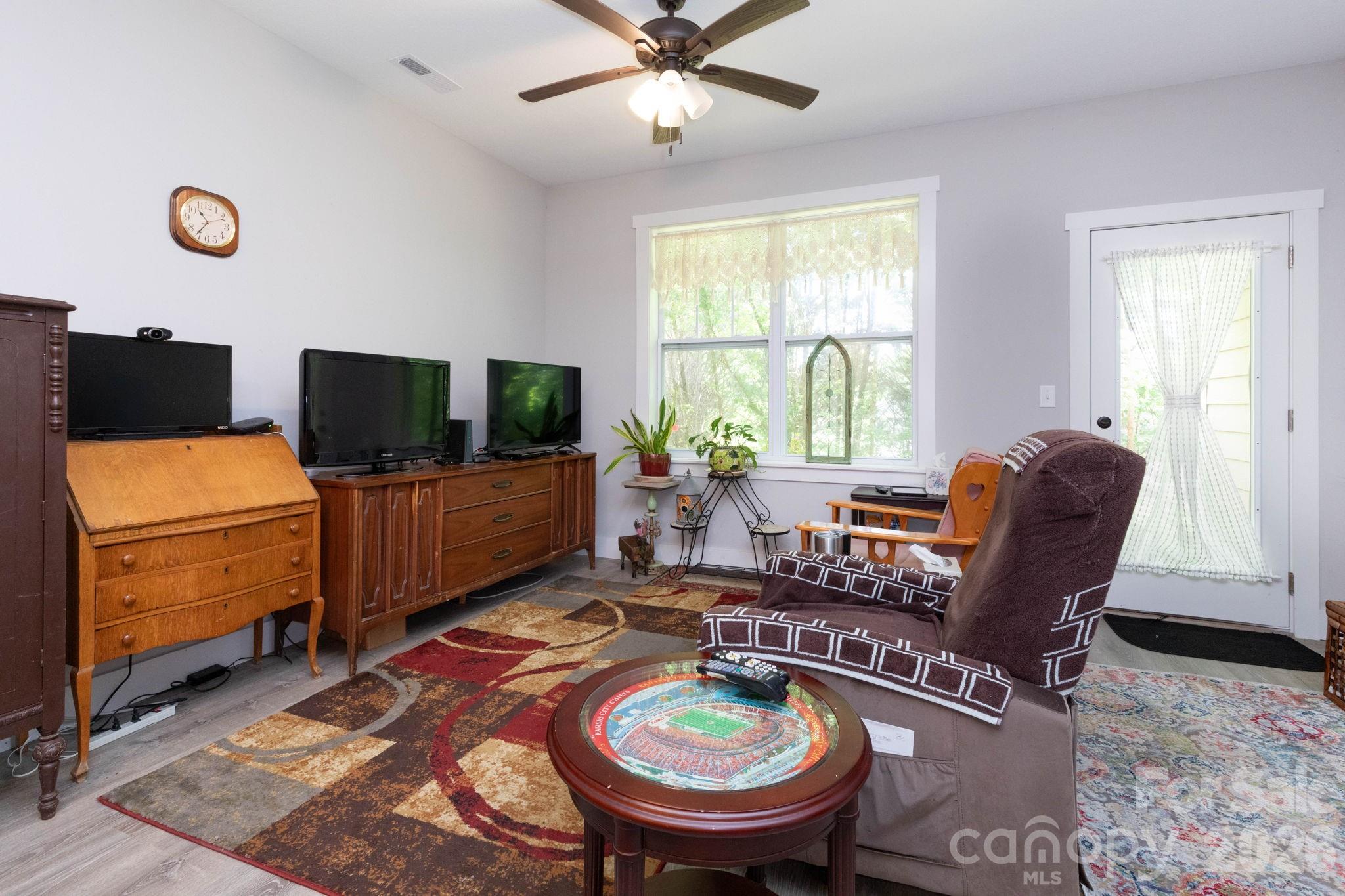 138 Foxden Drive 102 Property Photo 14