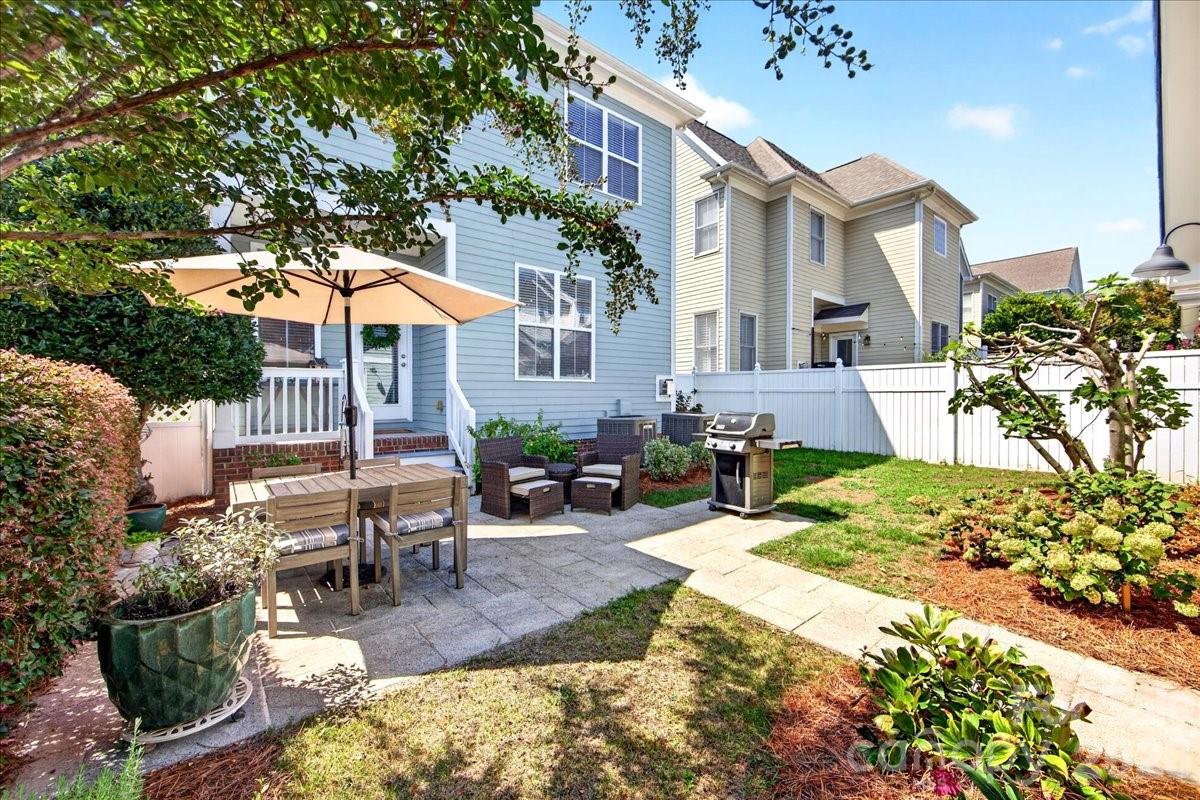 7014 Blakeney Greens Boulevard Property Photo 42