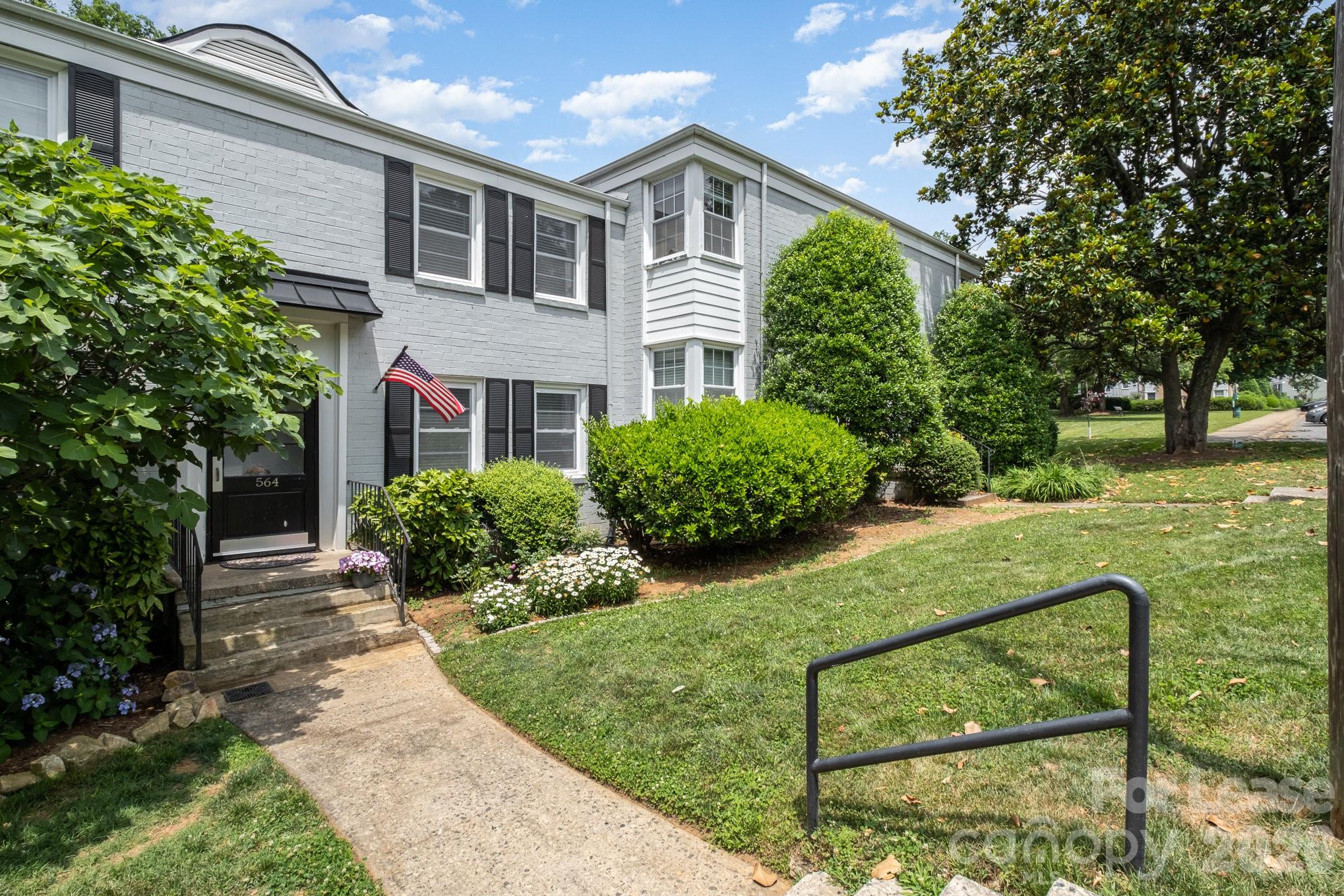 564 Wakefield Drive B Property Photo 1