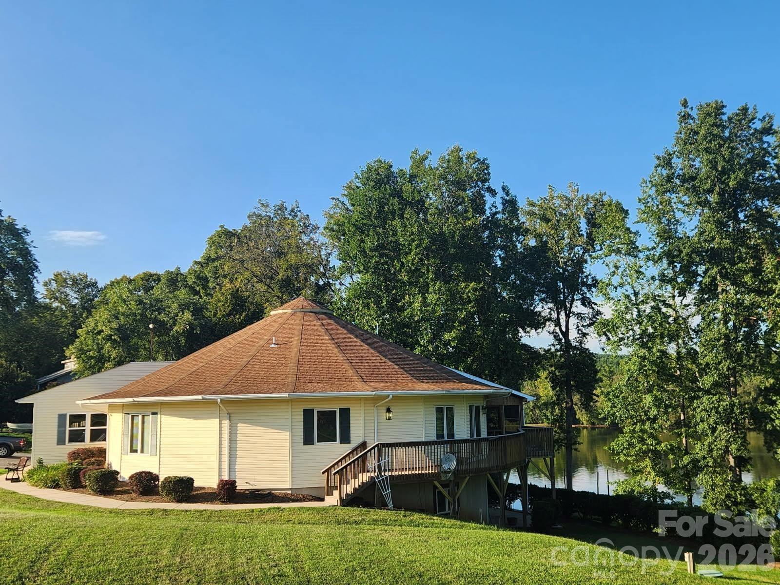 6034 Lookout Heights Drive Property Photo 1