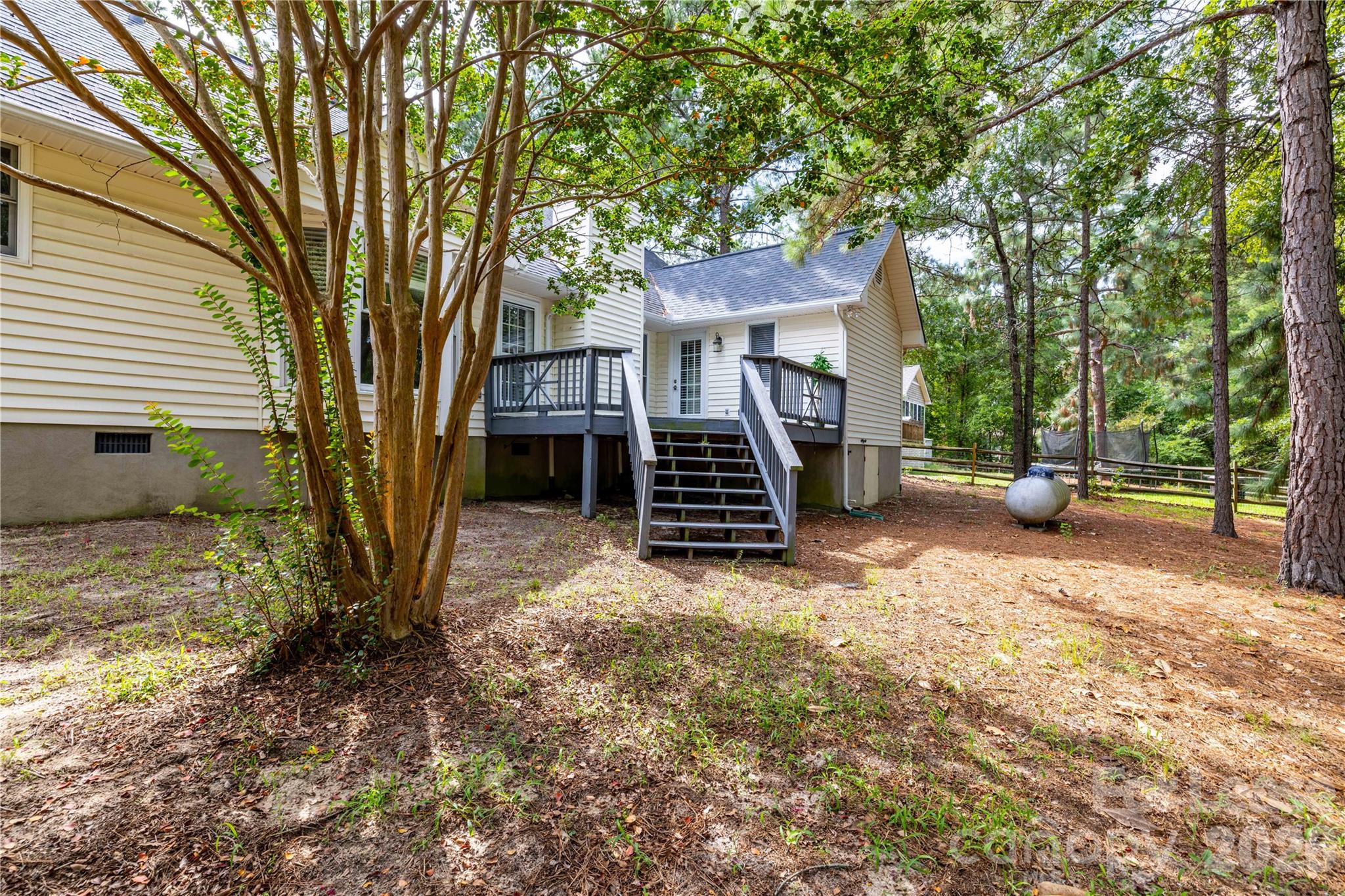 102 Seminole Court Property Photo 7