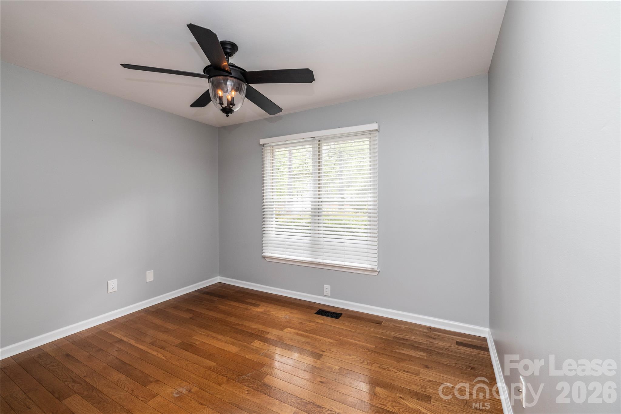 102 Seminole Court Property Photo 27