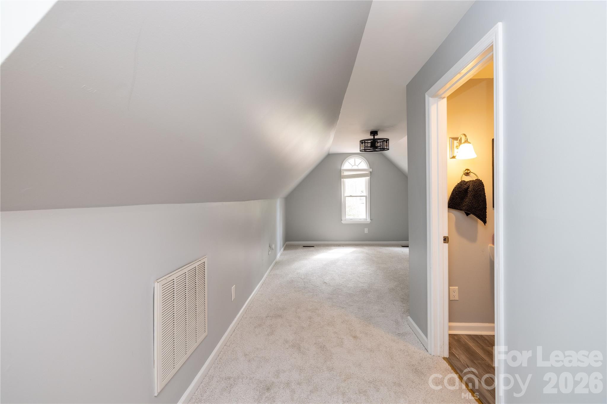 102 Seminole Court Property Photo 39