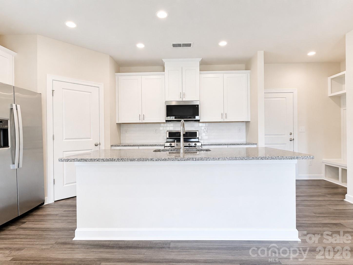 518 Nixon Road Property Photo 6