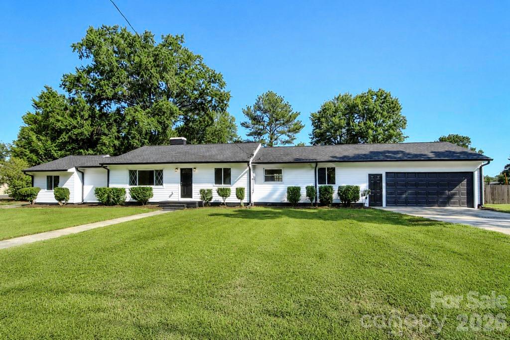 300 King Street Property Photo