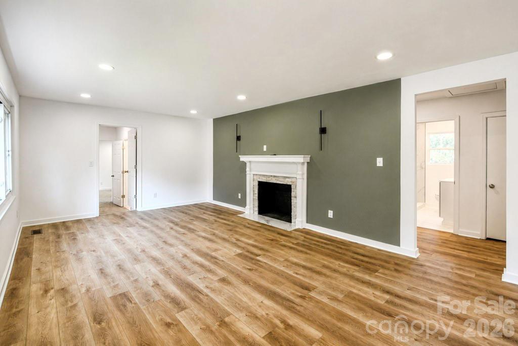 300 King Street Property Photo 3