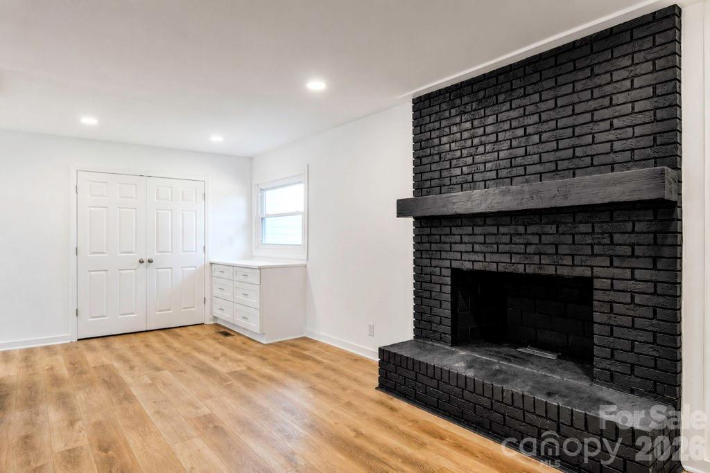300 King Street Property Photo 8
