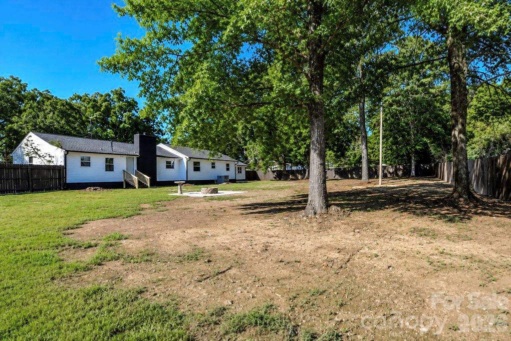 300 King Street Property Photo 18
