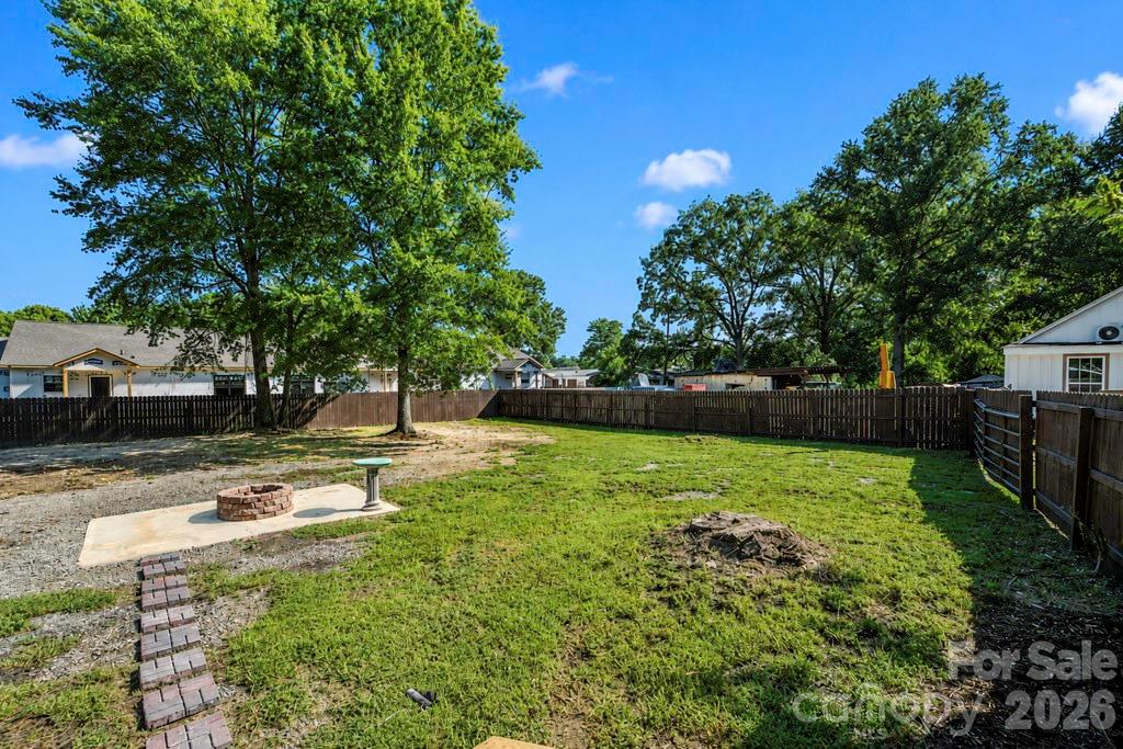 300 King Street Property Photo 19