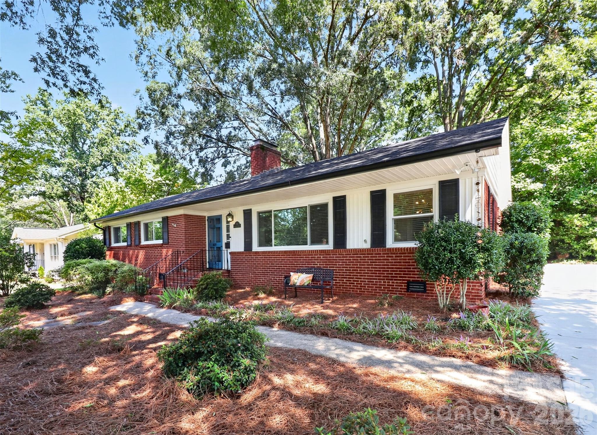 831 Faircrest Drive Property Photo 1
