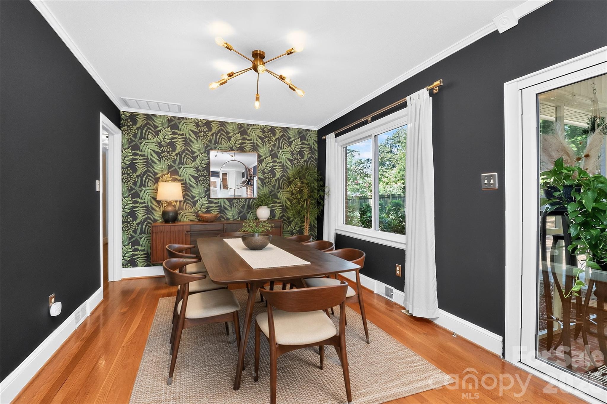 831 Faircrest Drive Property Photo 3
