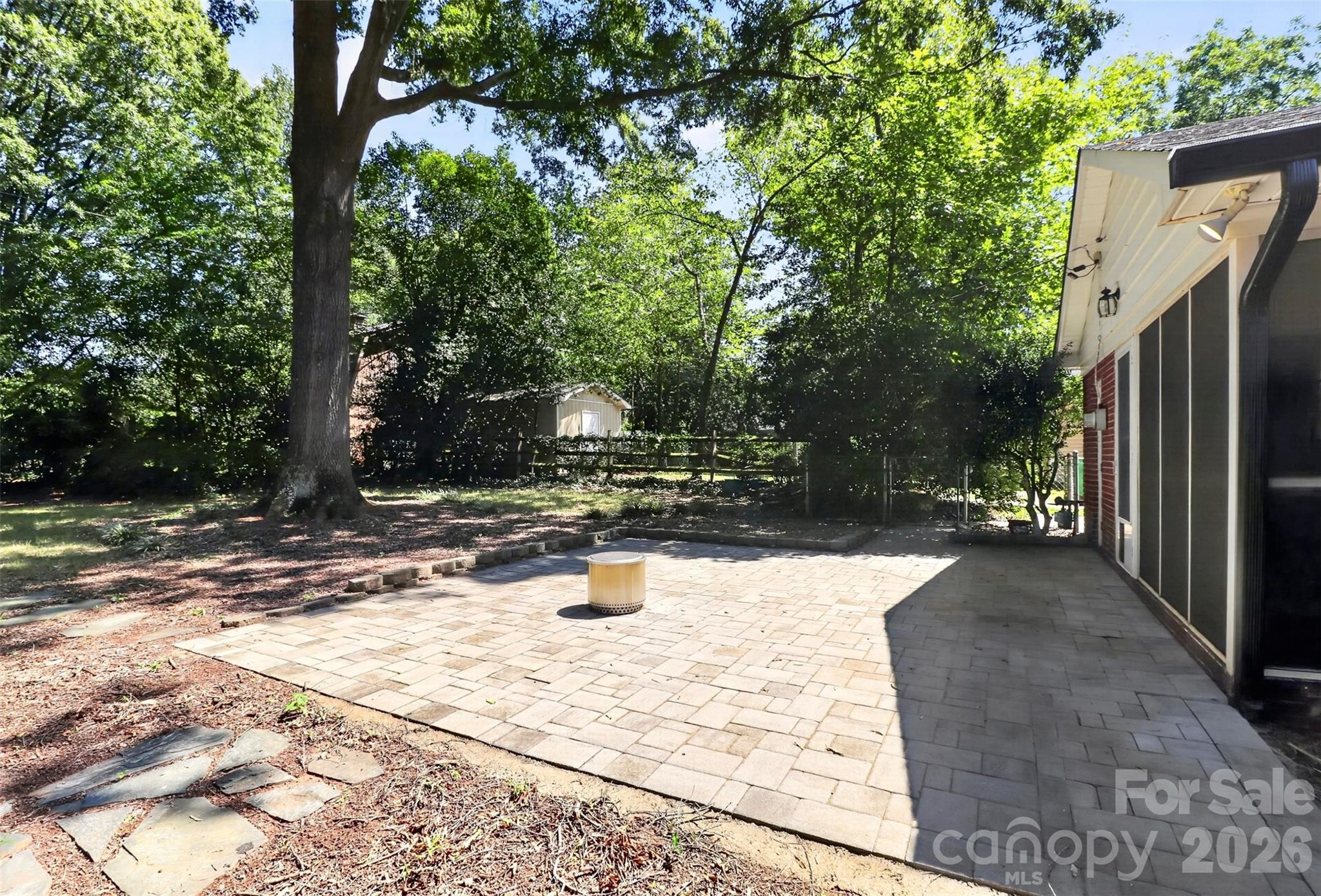 831 Faircrest Drive Property Photo 17