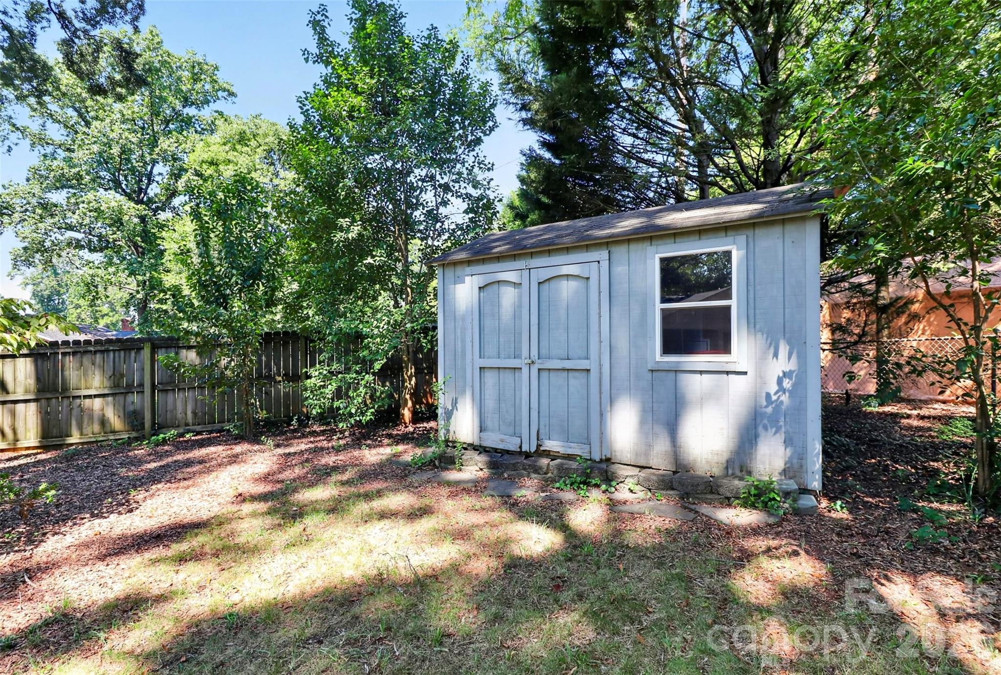 831 Faircrest Drive Property Photo 18