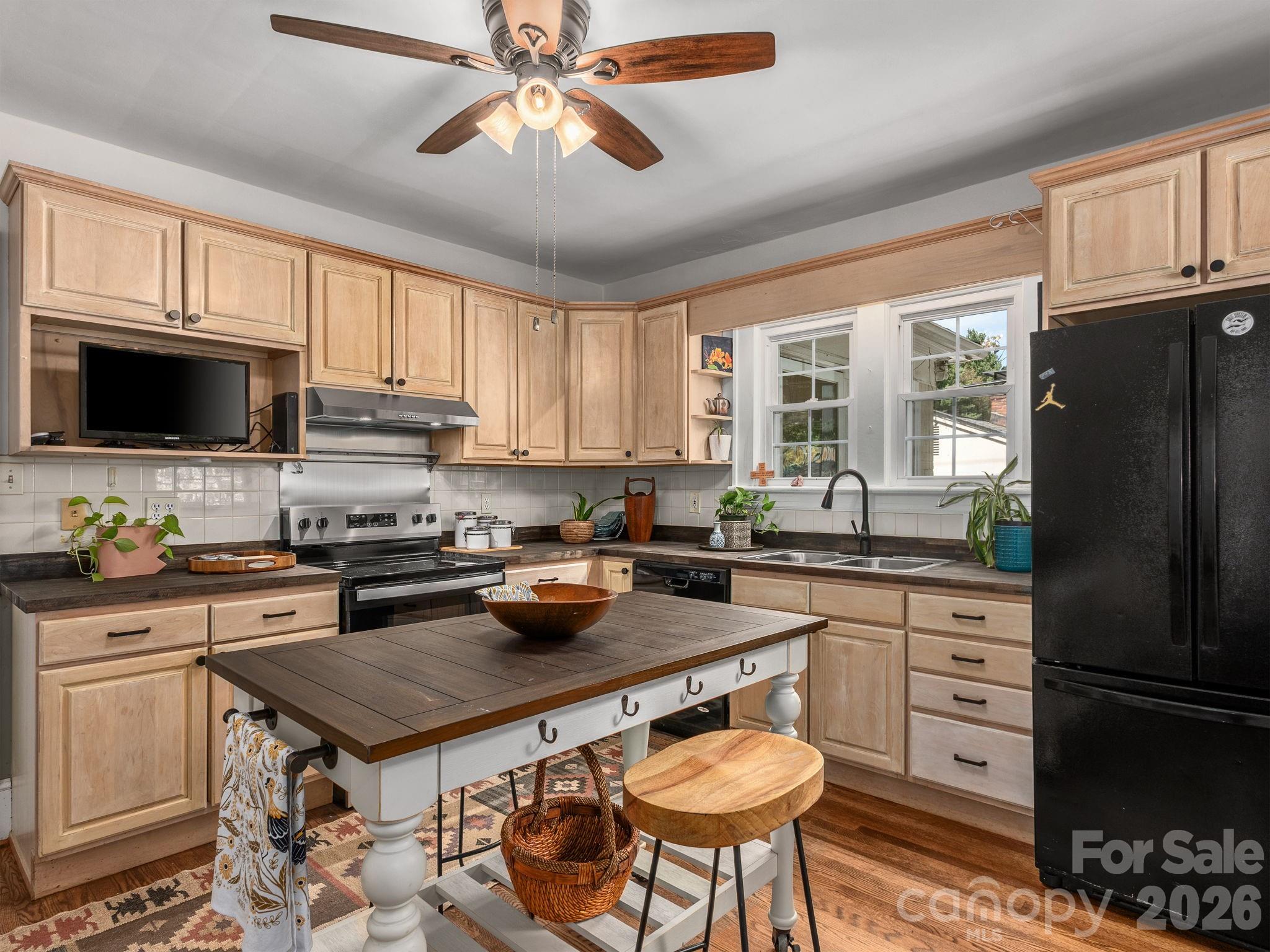 303 Country Club Road Property Photo 13