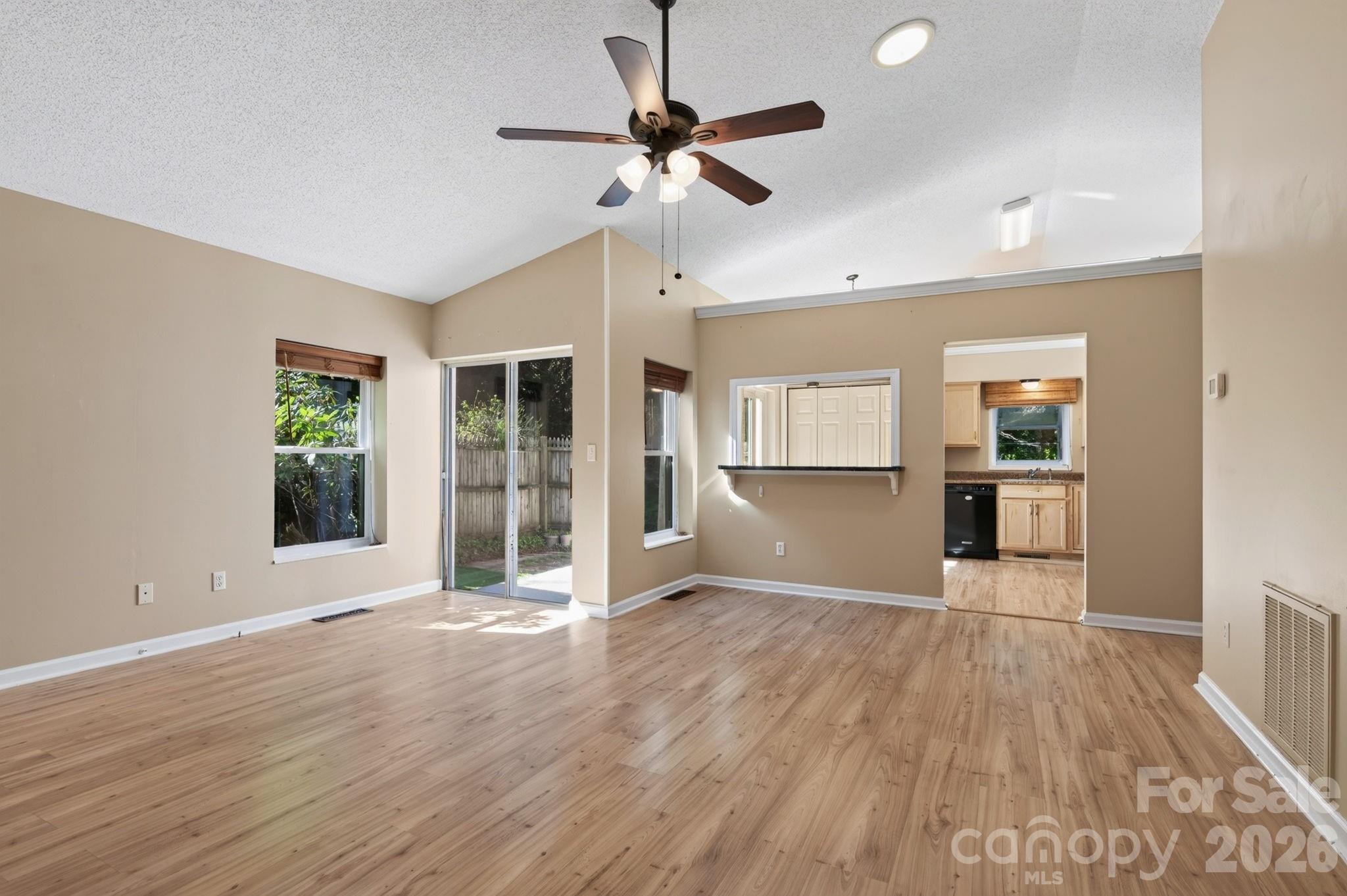 204 Cinnamon Way Property Photo 8