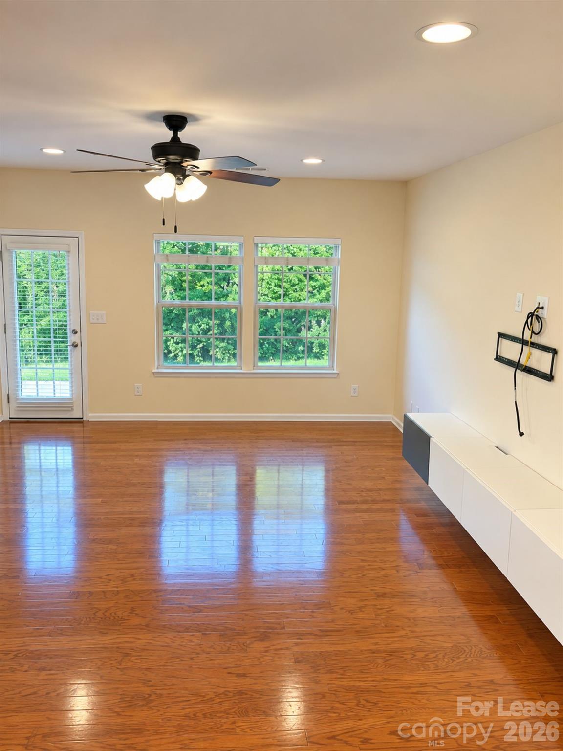 1813 Evergreen Drive Property Photo 16