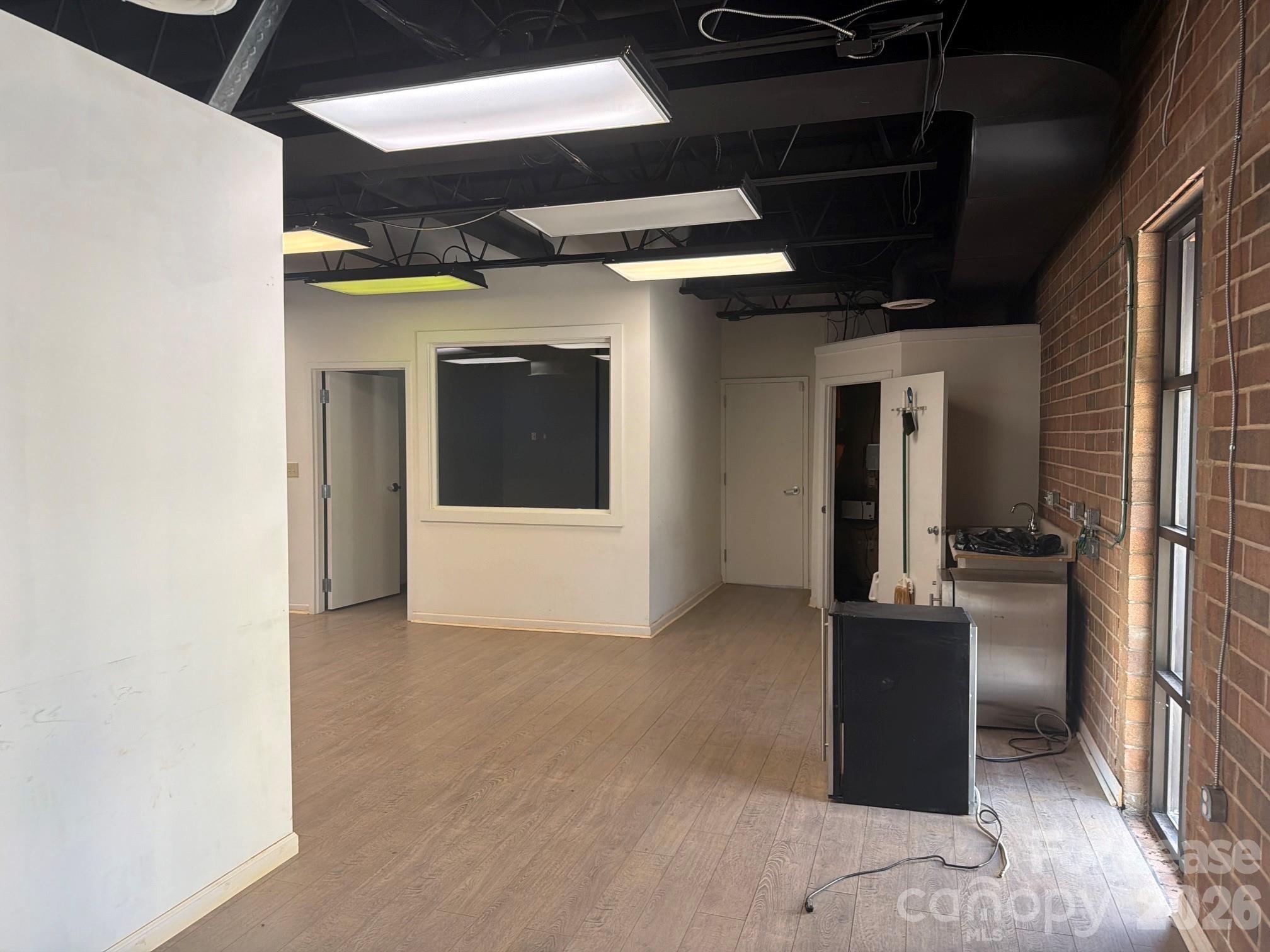 231 E Tremont Avenue Property Photo 11