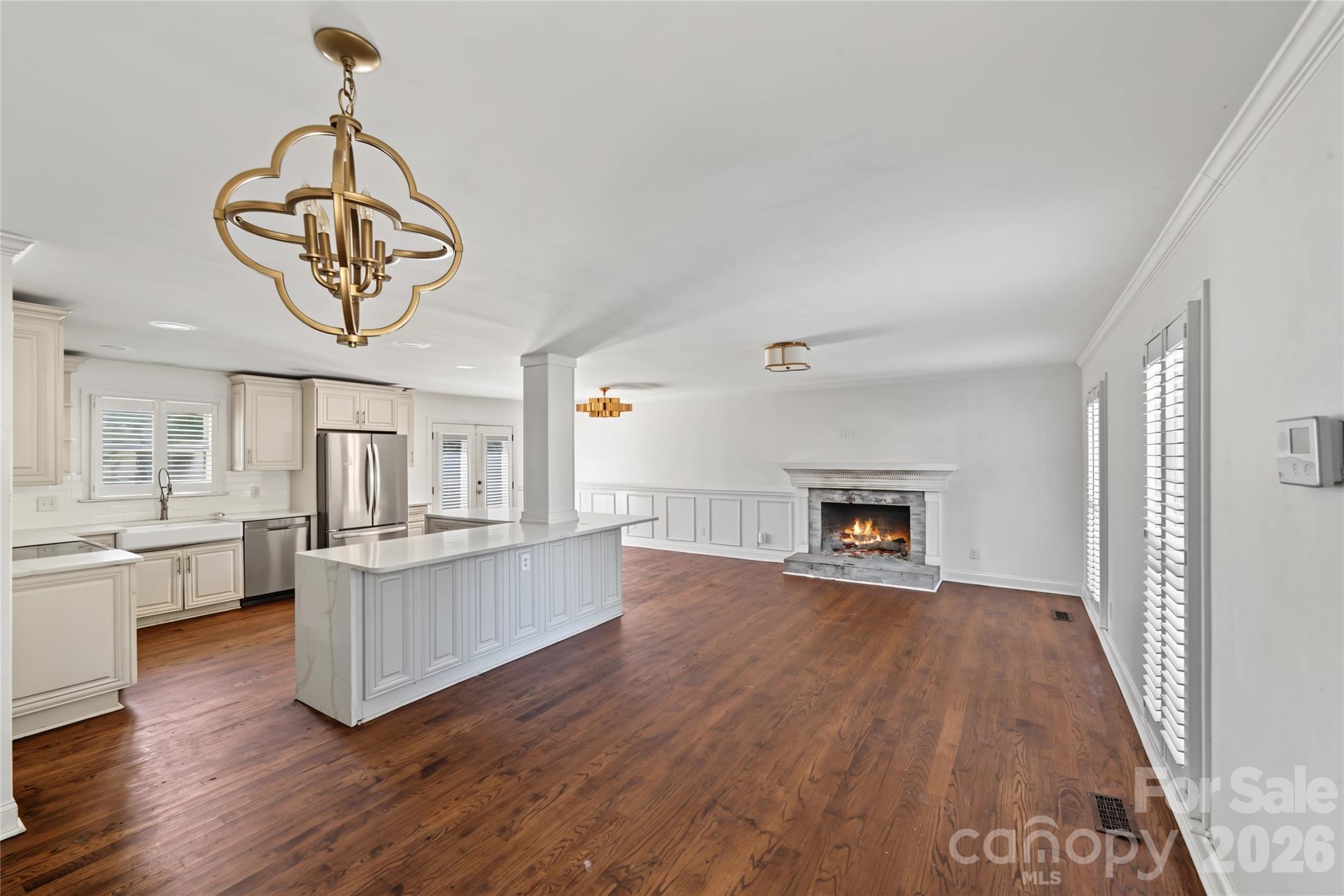 3453 Selwyn Avenue Property Photo 2