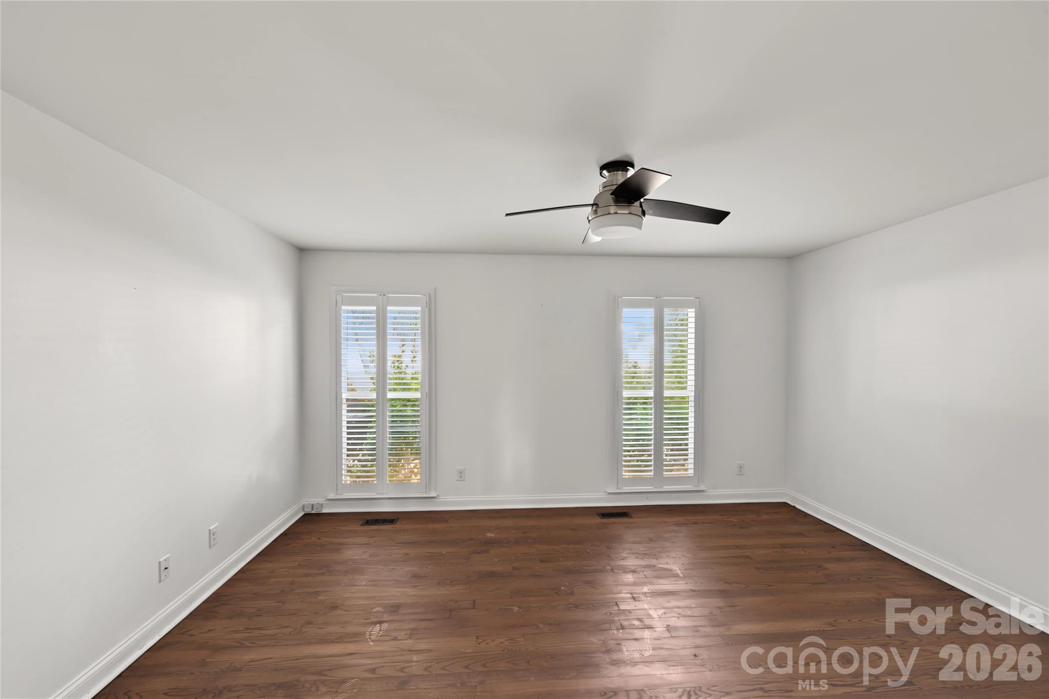 3453 Selwyn Avenue Property Photo 4