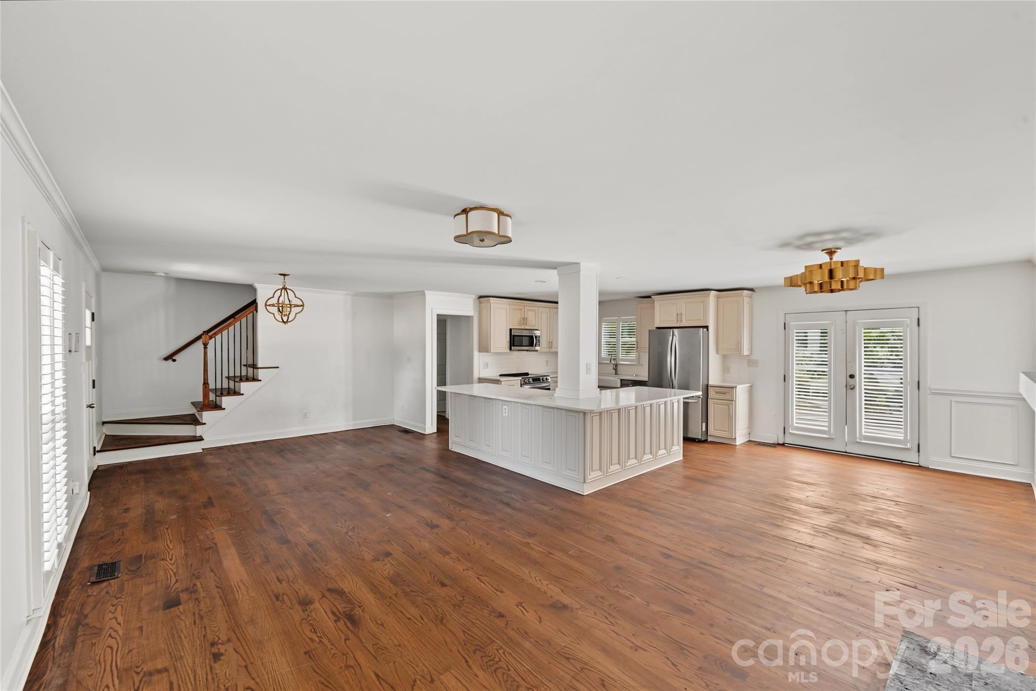 3453 Selwyn Avenue Property Photo 12