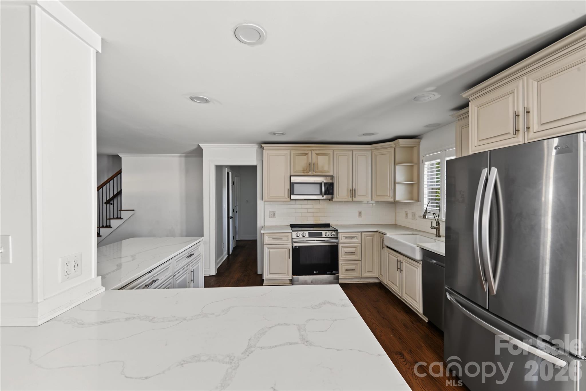 3453 Selwyn Avenue Property Photo 16