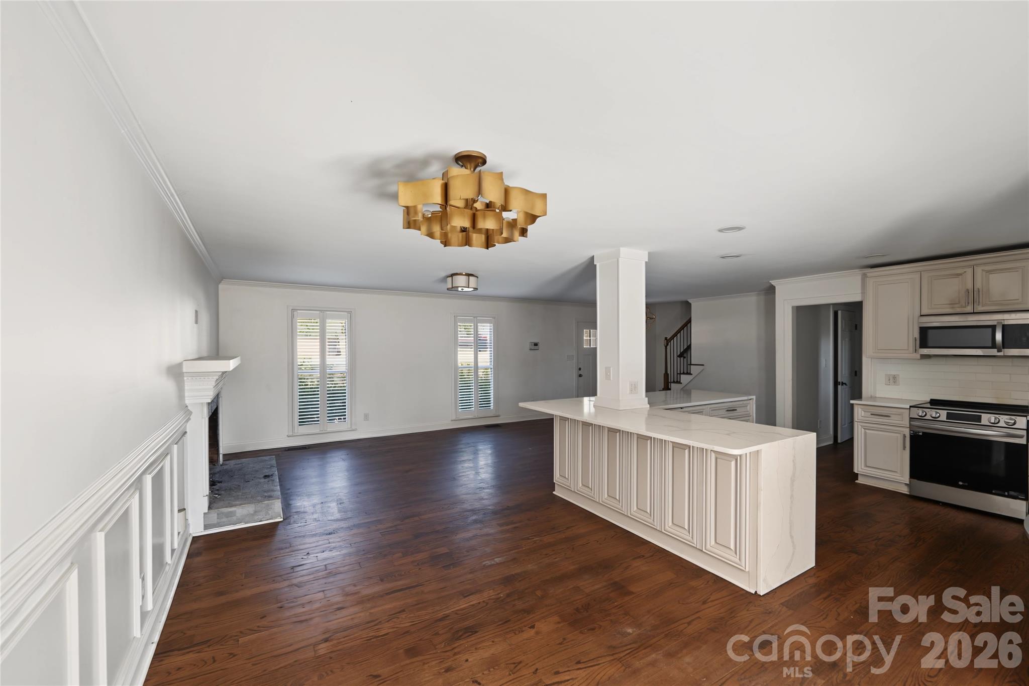 3453 Selwyn Avenue Property Photo 17